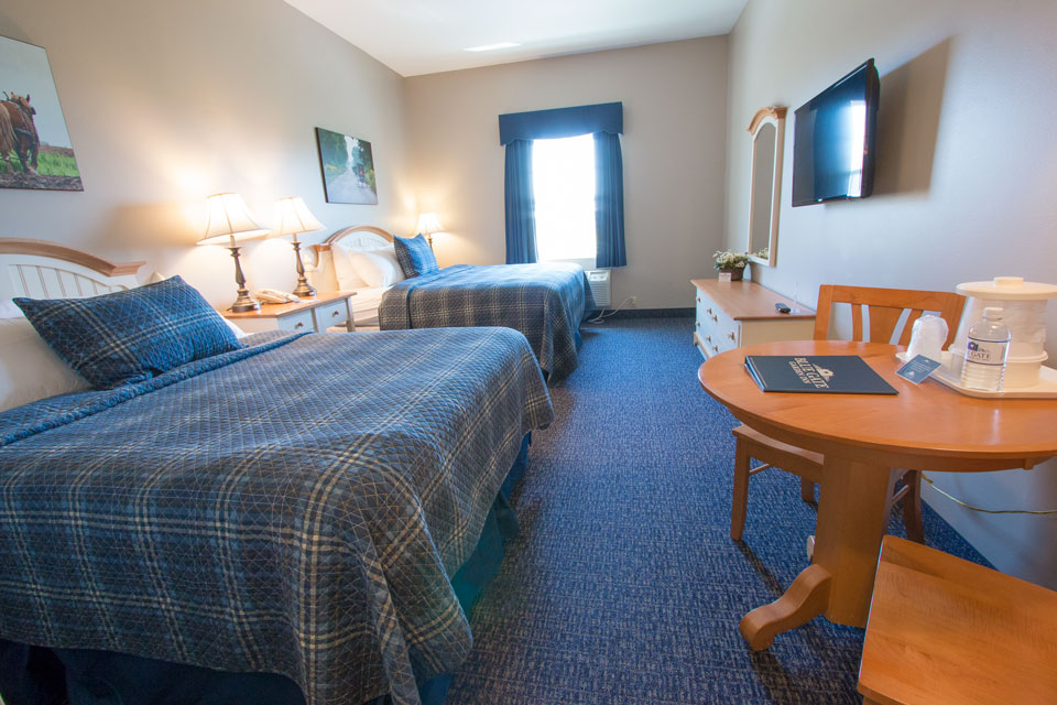 Room Descripions And Pictures Blue Gate Garden Inn Shipshewana King And Queen
